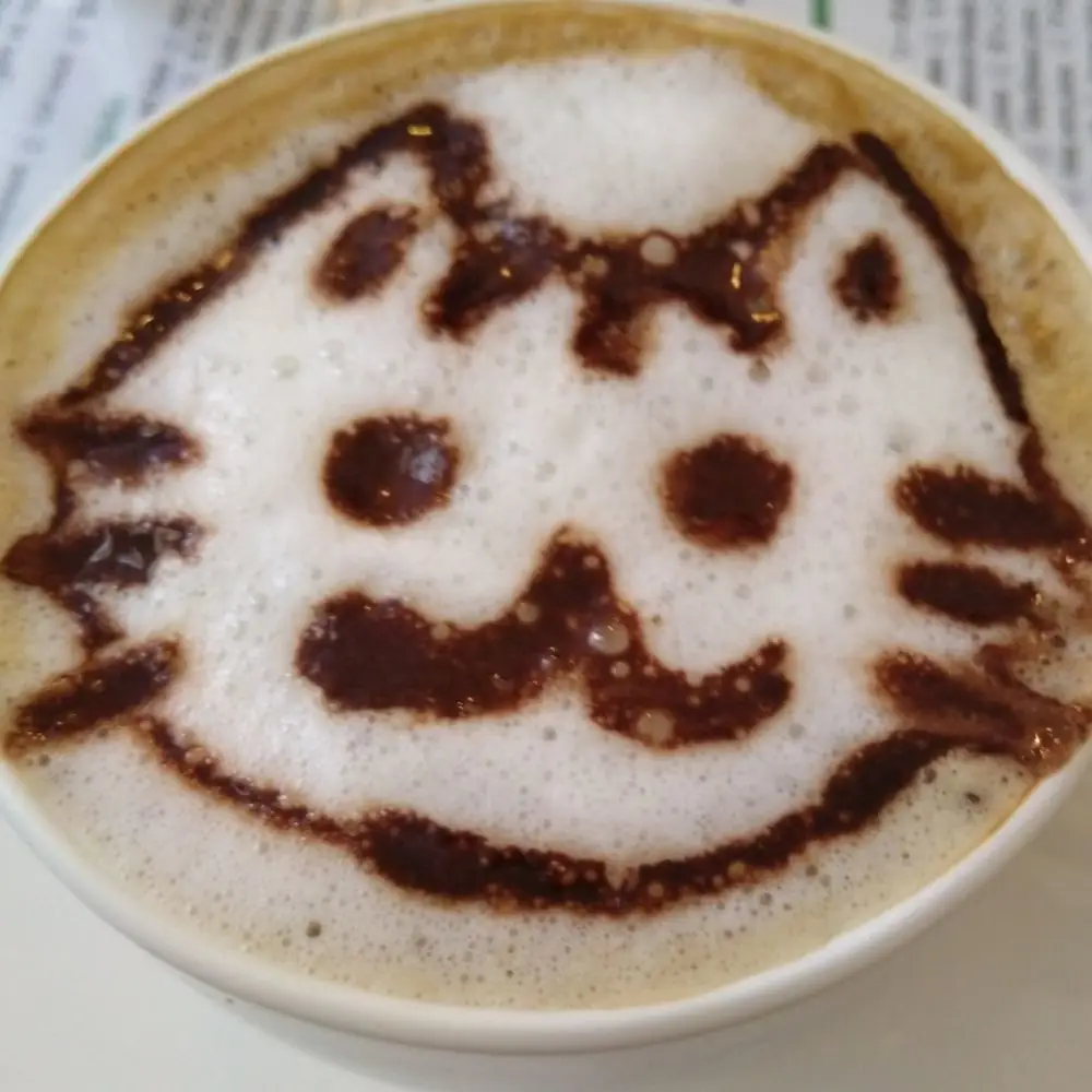 Cappuccino im Cafe Neko