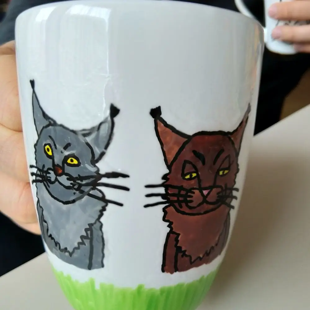 Handbemalte Tasse mit Katzenmotiv-Vorderseite