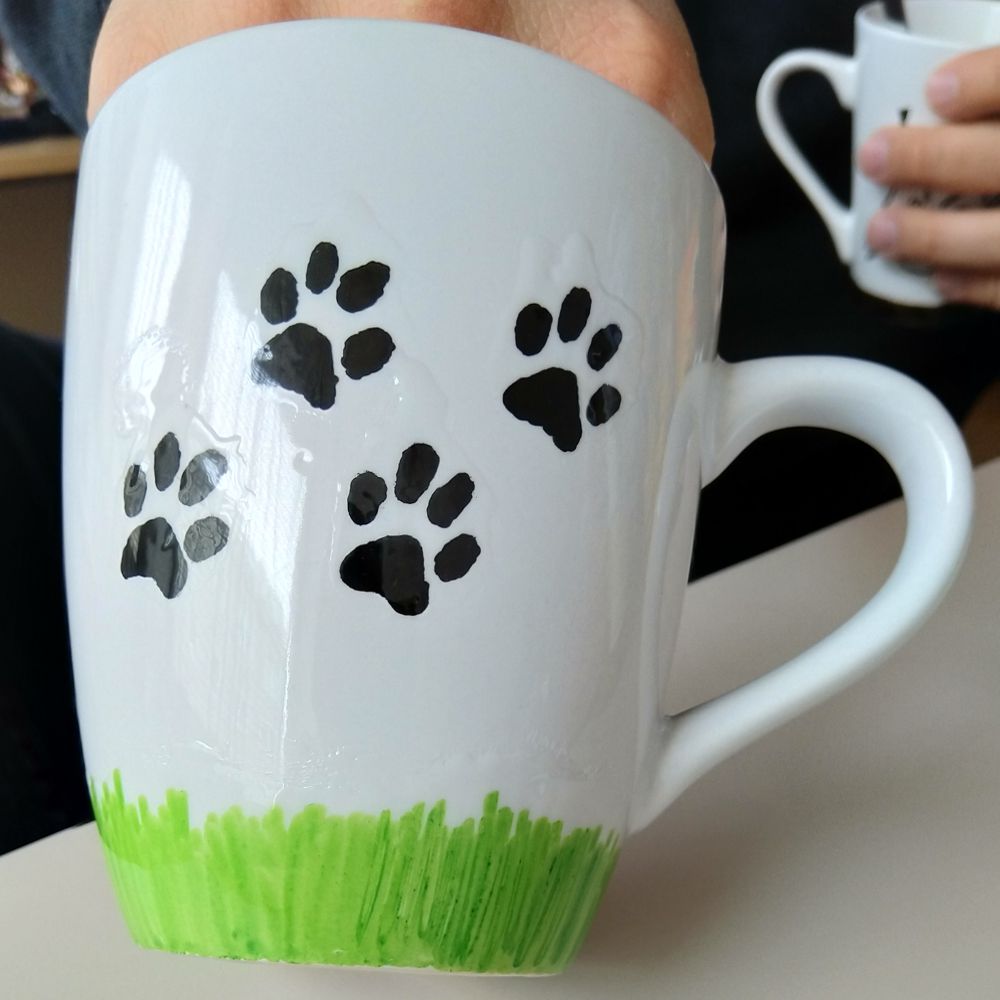 Handbemalte Tasse mit Katzenmotiv-Rückseite